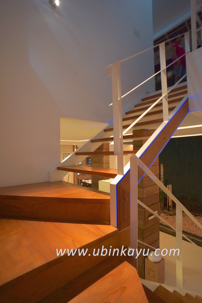 villa-duta-bogor-stairs ubinkayu